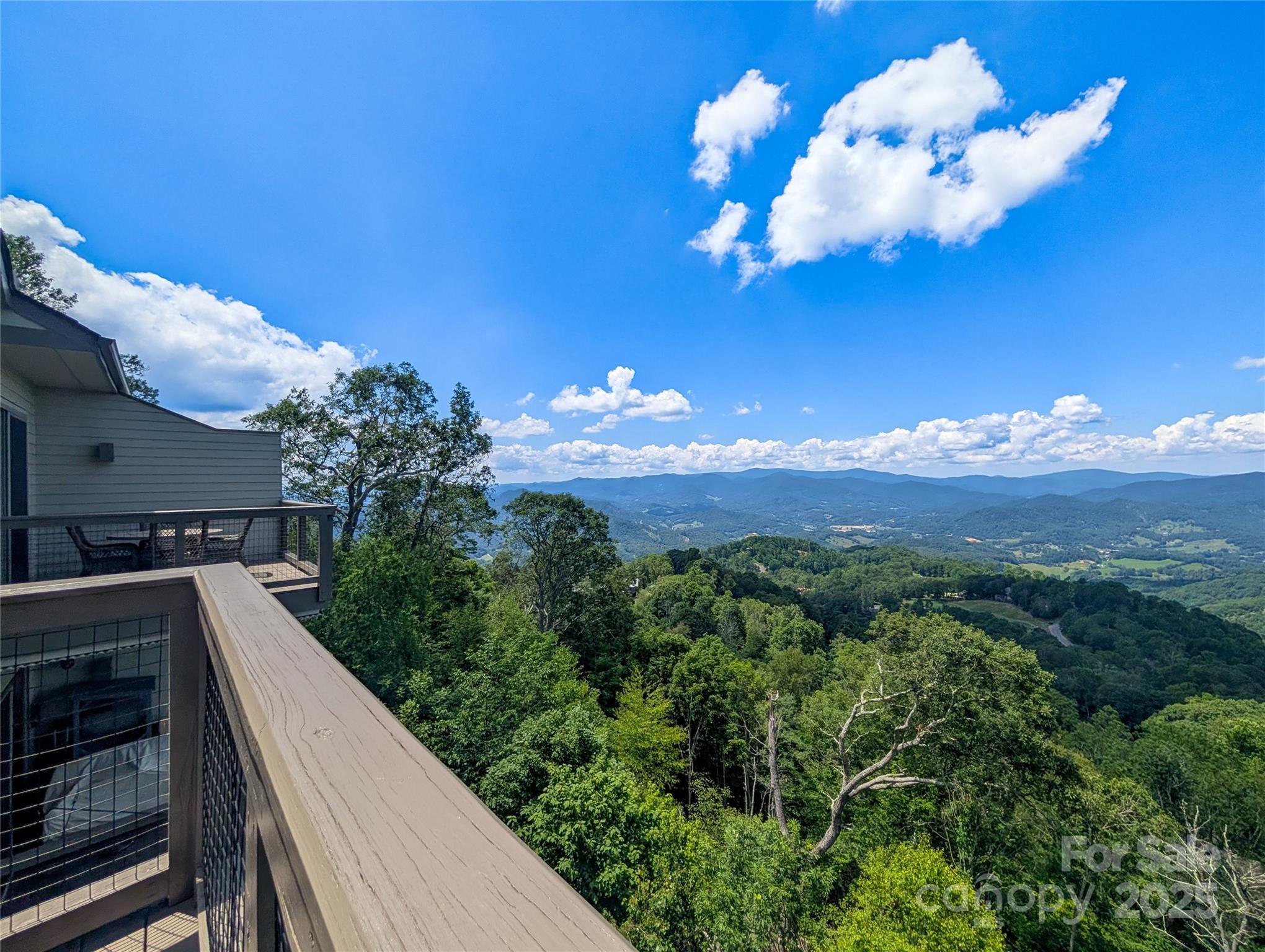 30 Club Villa Court Burnsville NC 28714