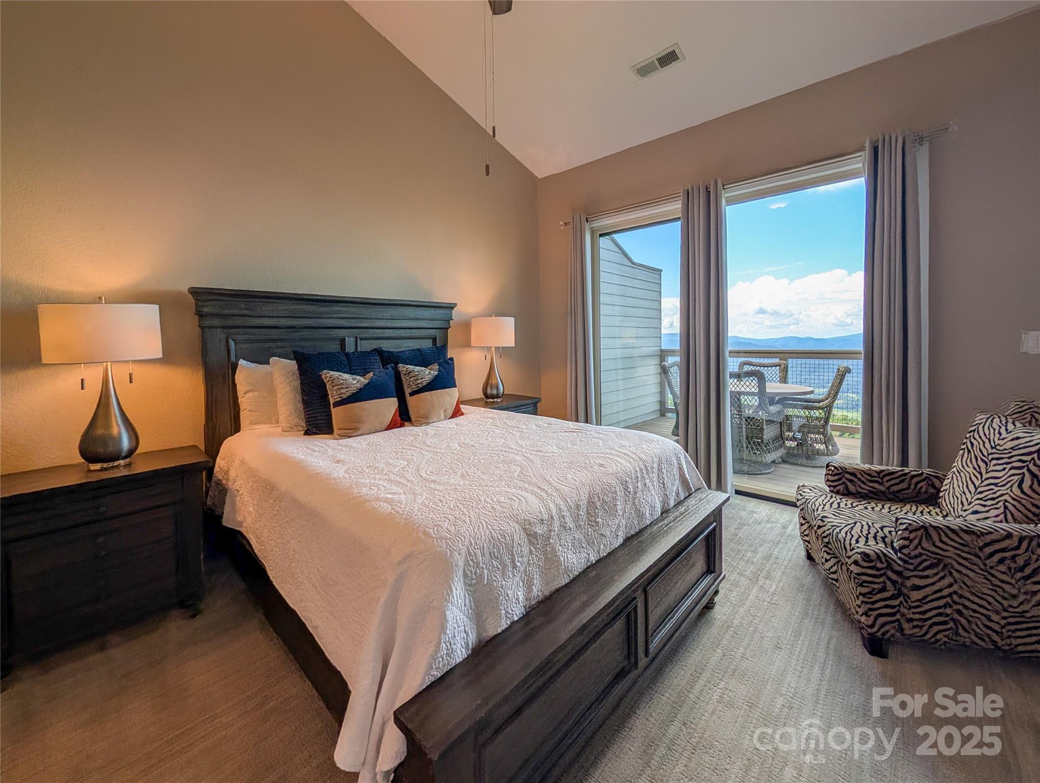 30 Club Villa Court Burnsville NC 28714