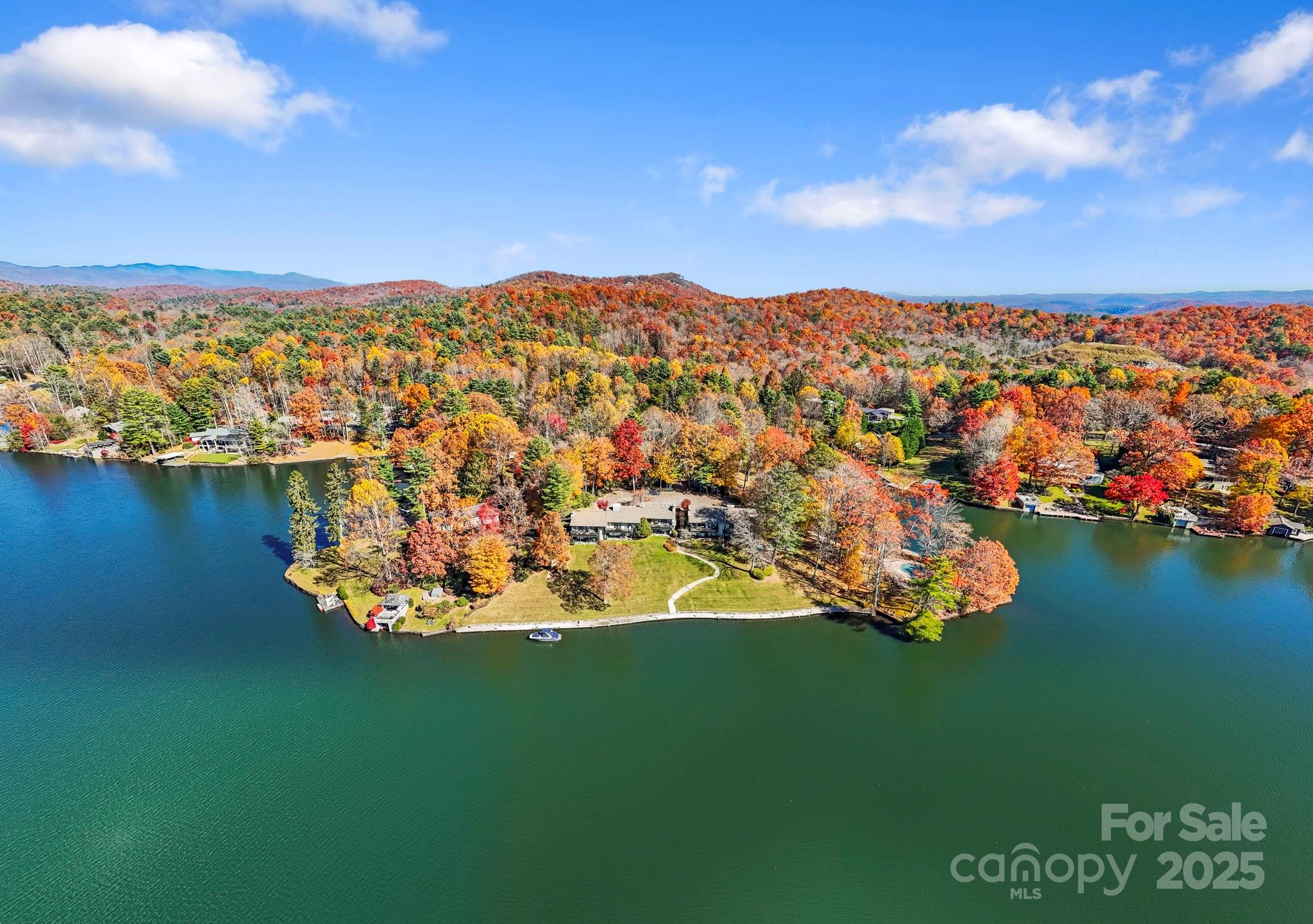 68 Toxaway Point Lake Toxaway NC 28747