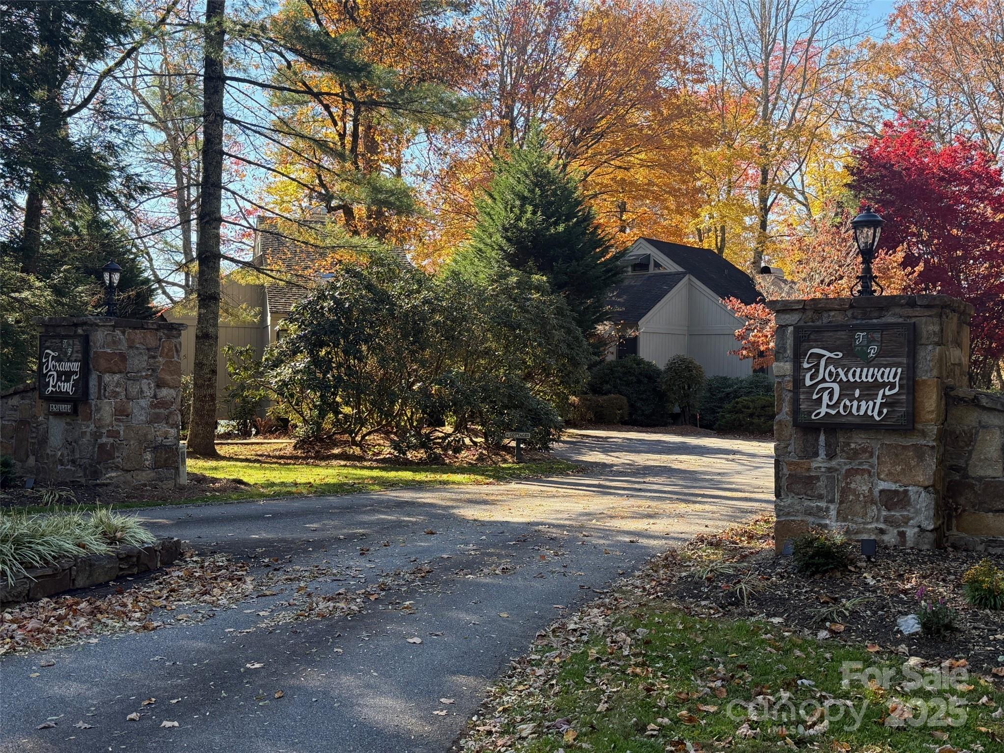68 Toxaway Point Lake Toxaway NC 28747