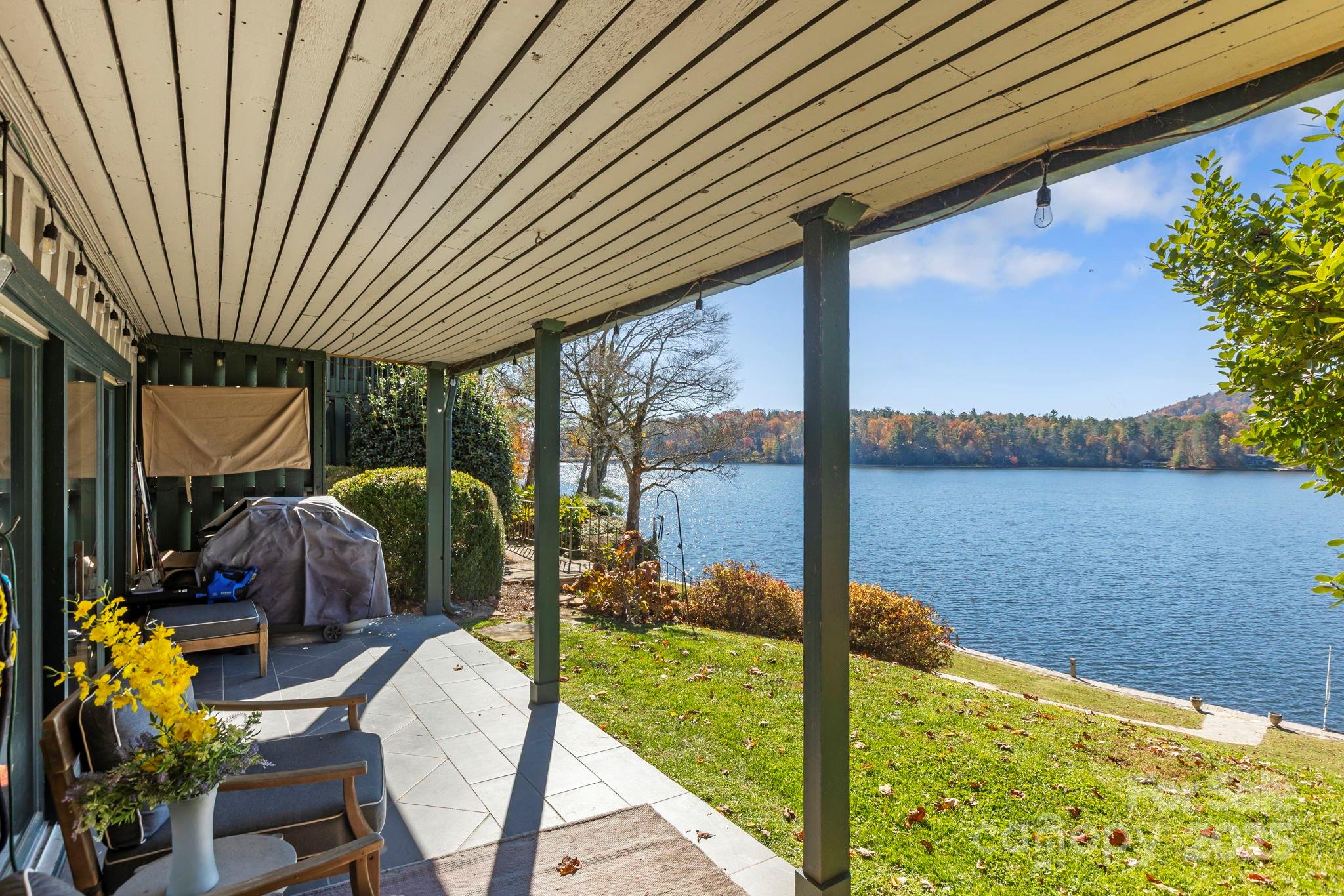 68 Toxaway Point Lake Toxaway NC 28747