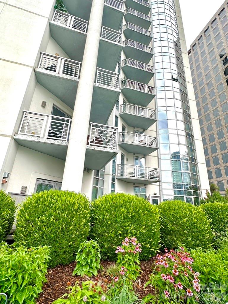 333 W Trade Street W Charlotte NC 28202