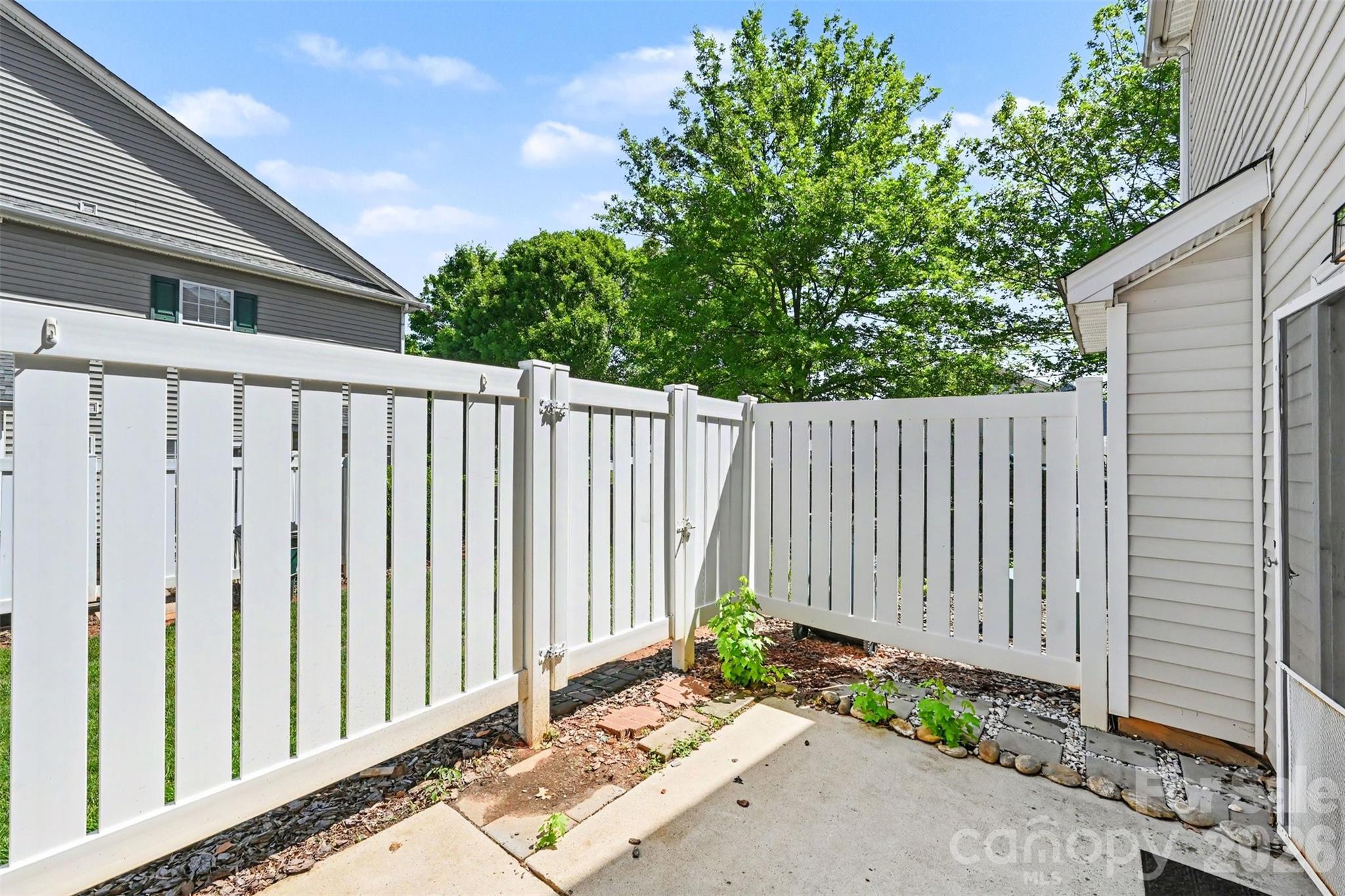 2635 Meadow Knoll Drive Charlotte NC 28269