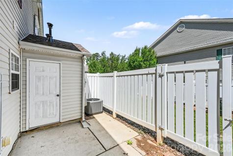 2635 Meadow Knoll Drive Charlotte NC 28269