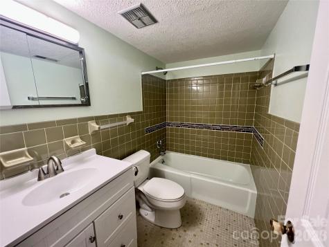 427 6th Avenue W Hendersonville NC 28739