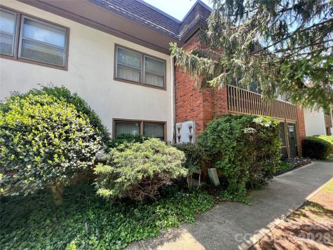 427 6th Avenue W Hendersonville NC 28739