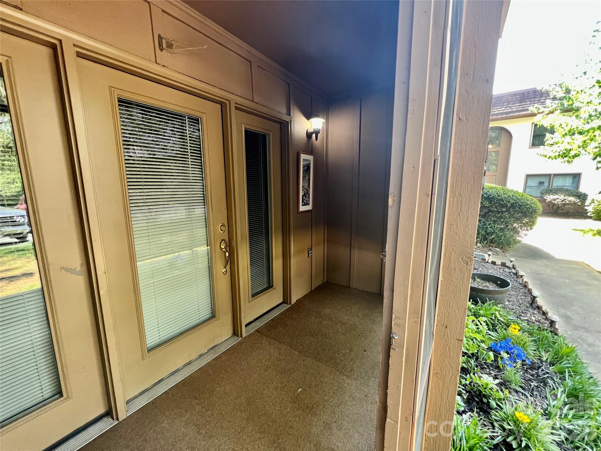 427 6th Avenue W Hendersonville NC 28739