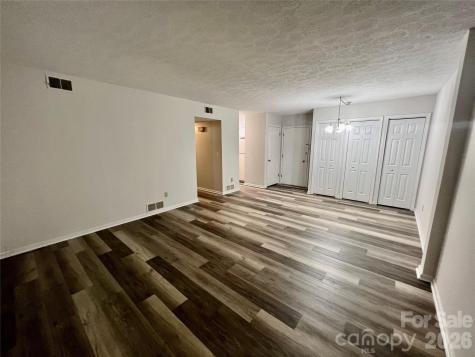 427 6th Avenue W Hendersonville NC 28739