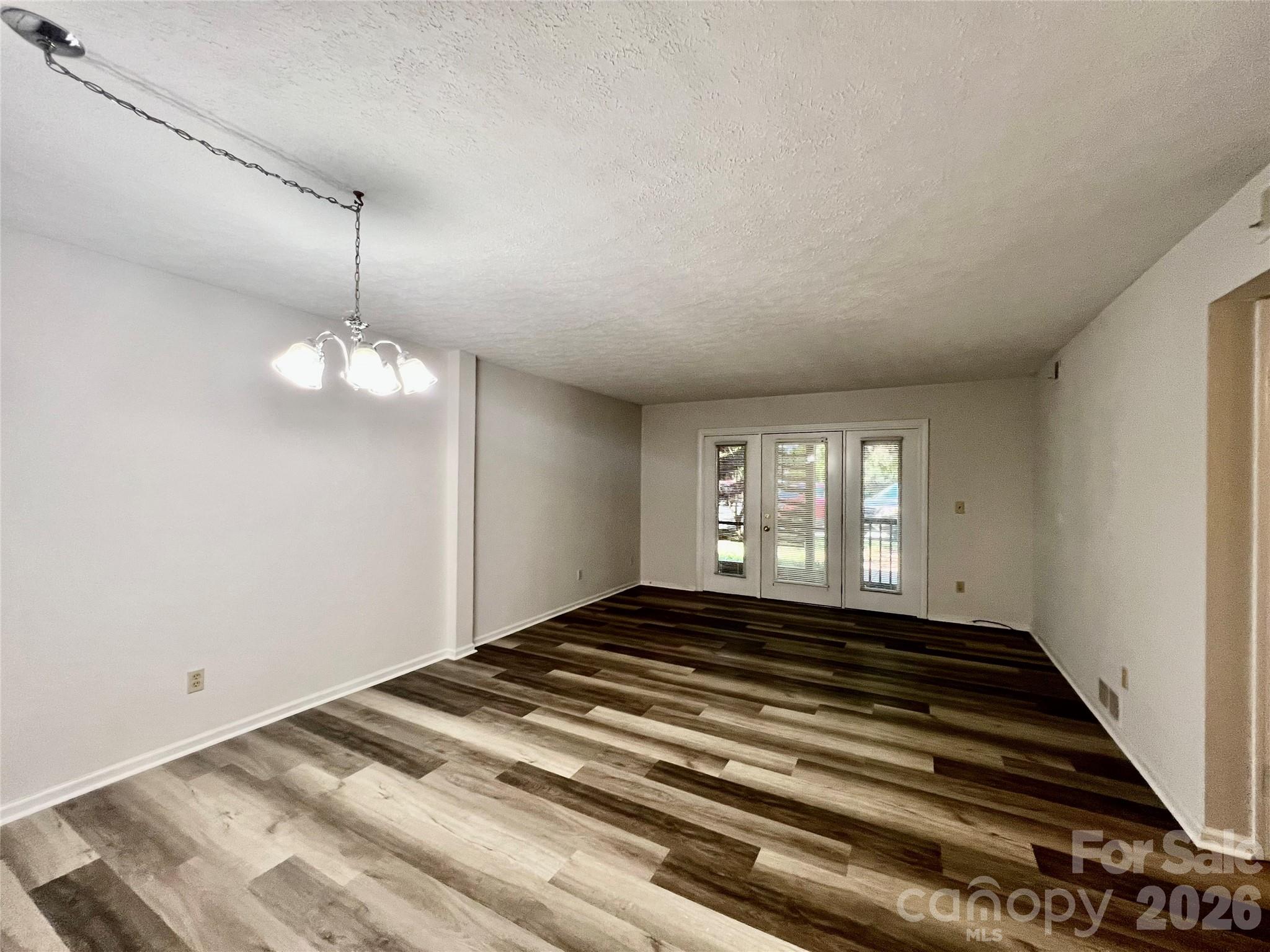 427 6th Avenue W Hendersonville NC 28739