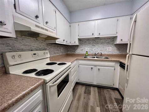 427 6th Avenue W Hendersonville NC 28739
