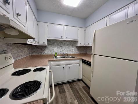 427 6th Avenue W Hendersonville NC 28739