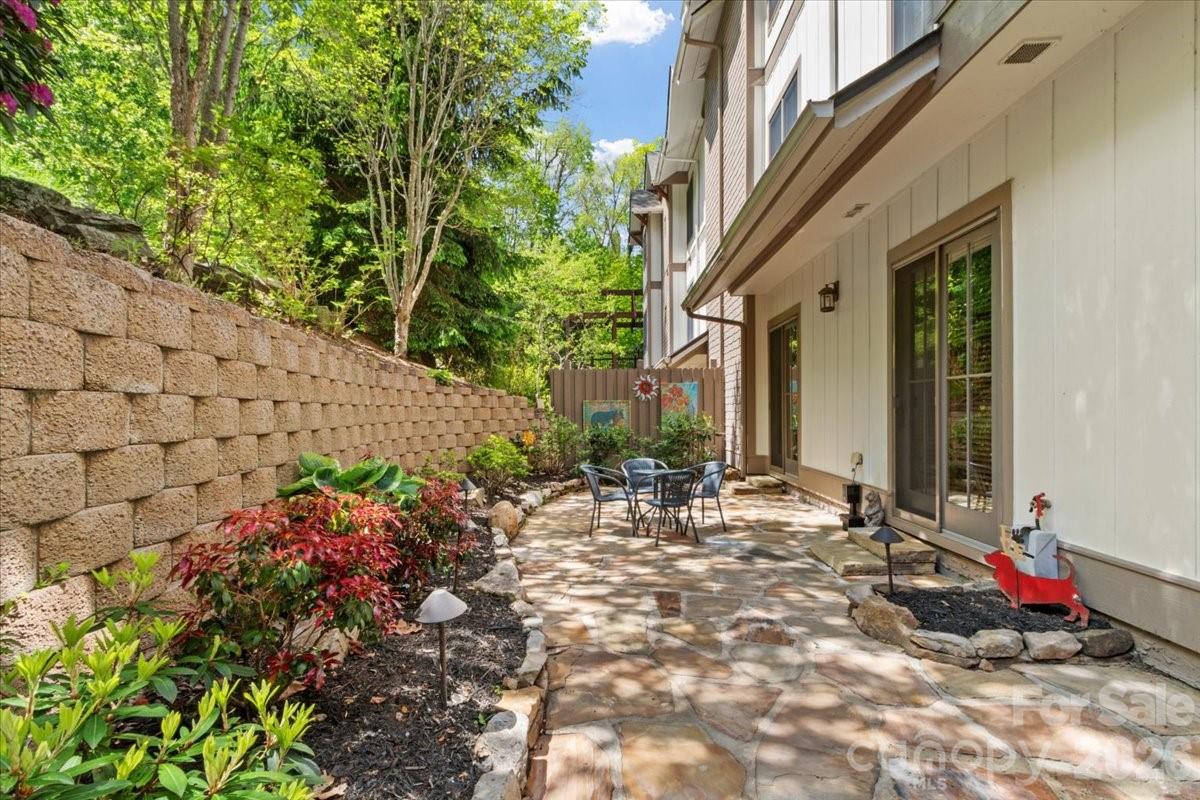 52 Logging Horse Road Burnsville NC 28714