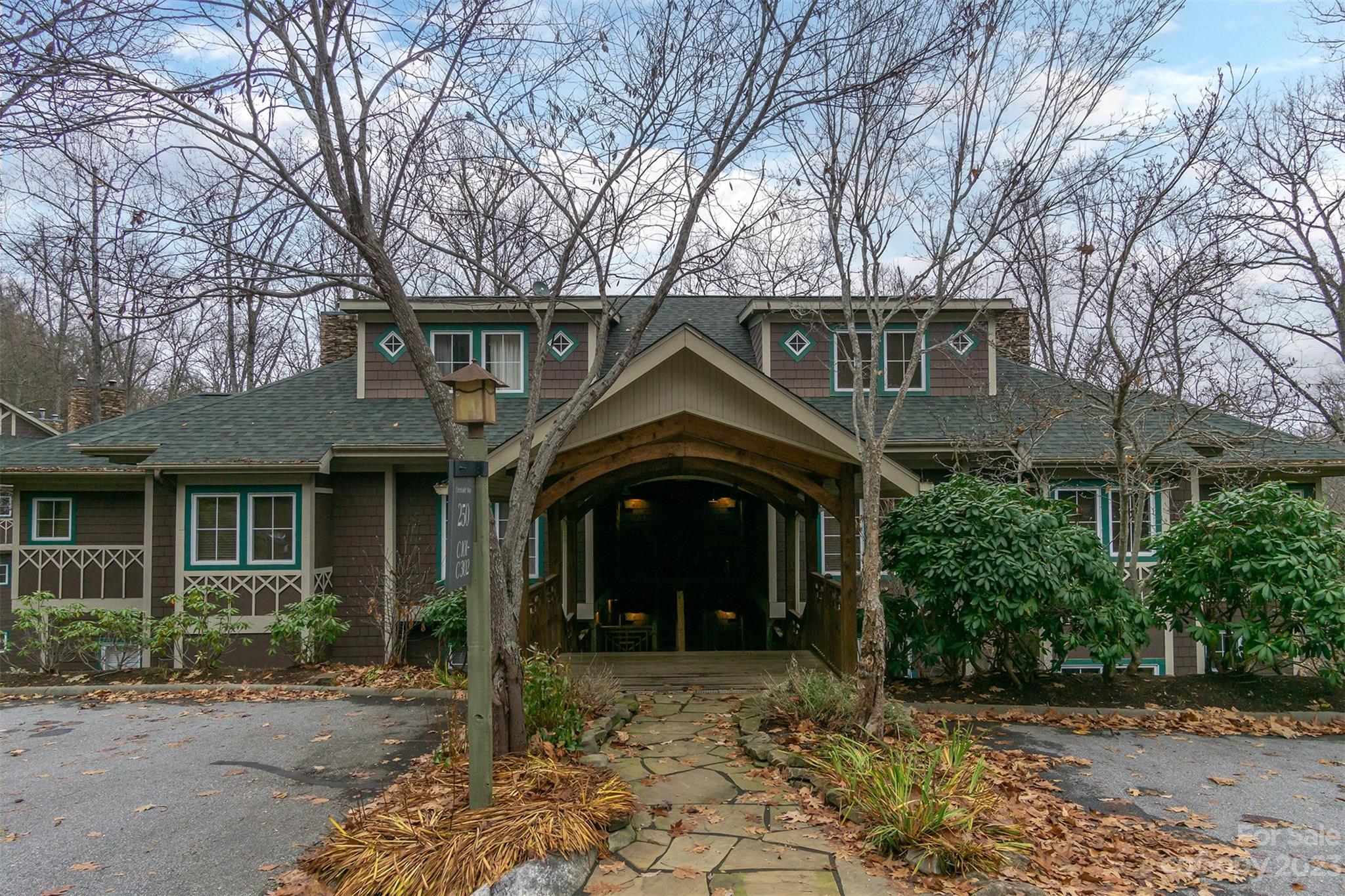 250 Creekside Way, Burnsville NC Real Estate Listing MLS Car4092087