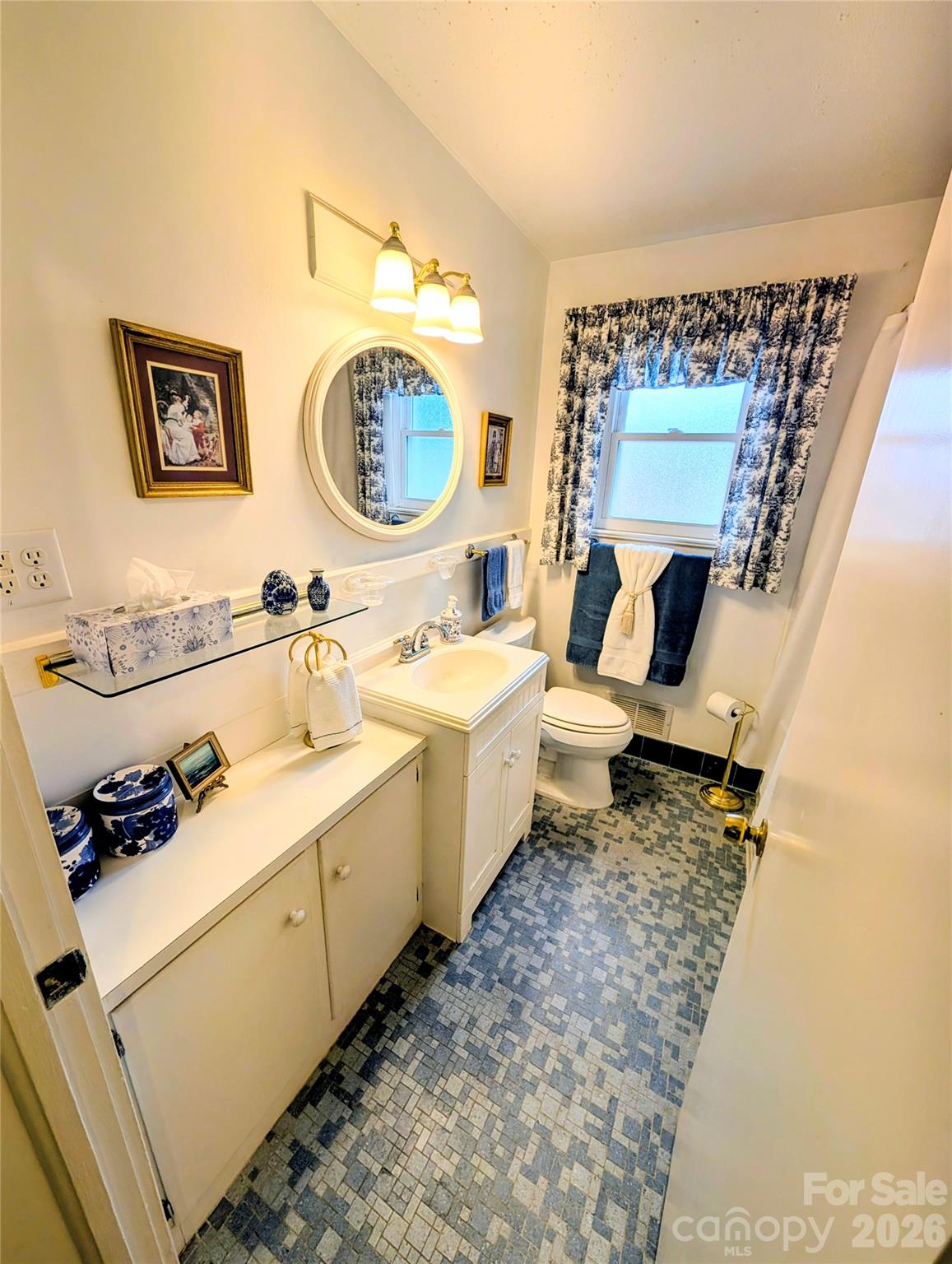1014 SW Wright Street SW Lenoir NC 28645