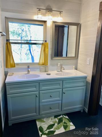 102 W Lake Drive N Lake Lure NC 28746