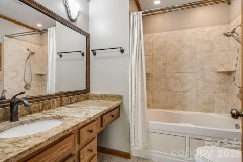 60 Ravencroft Lane Asheville NC 28803