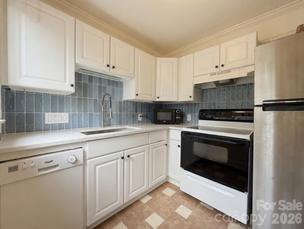 1811 Lynnwood Drive Charlotte NC 28209