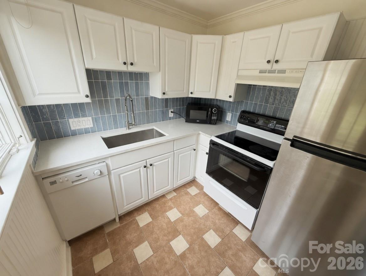 1811 Lynnwood Drive Charlotte NC 28209