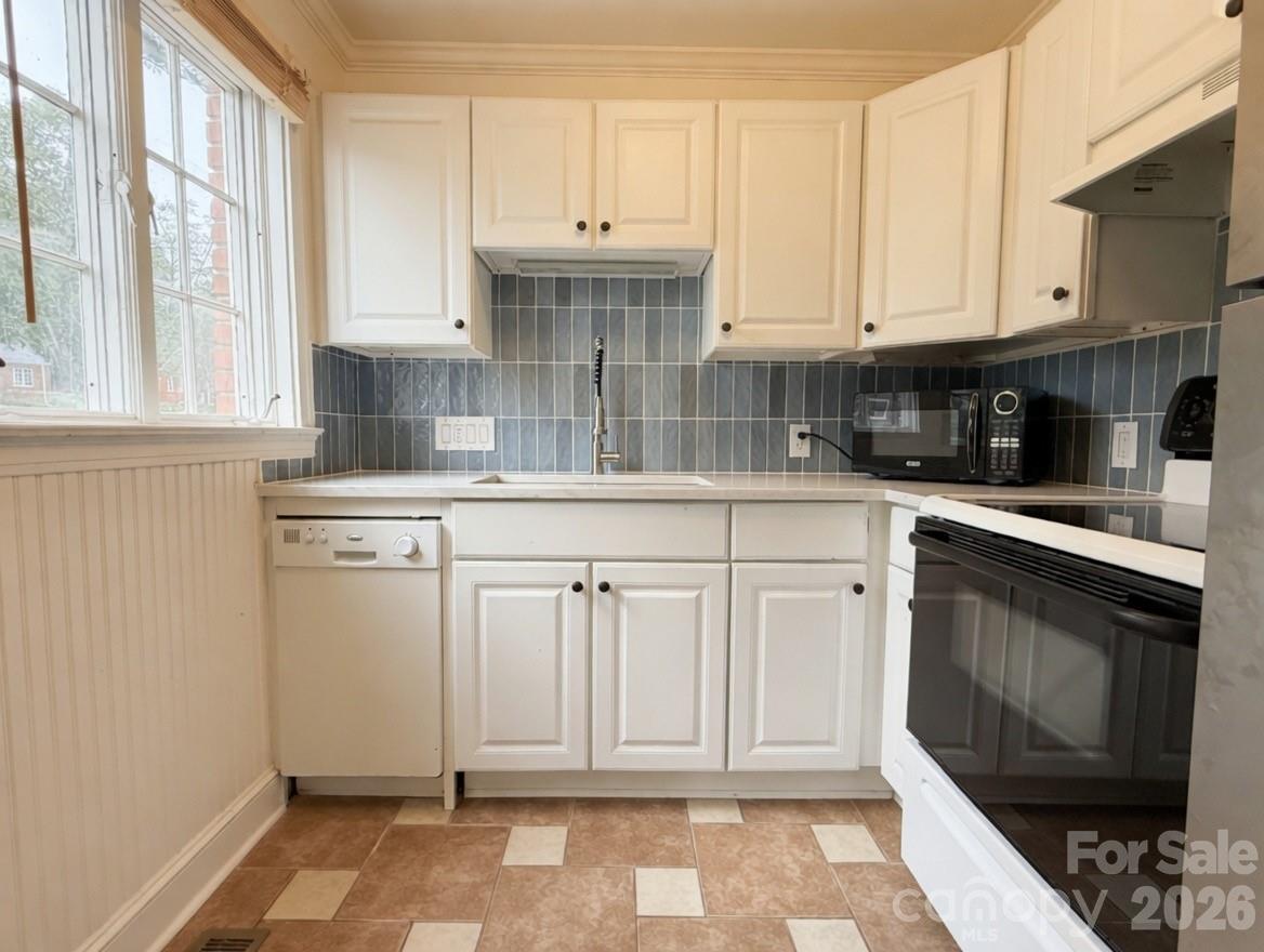 1811 Lynnwood Drive Charlotte NC 28209