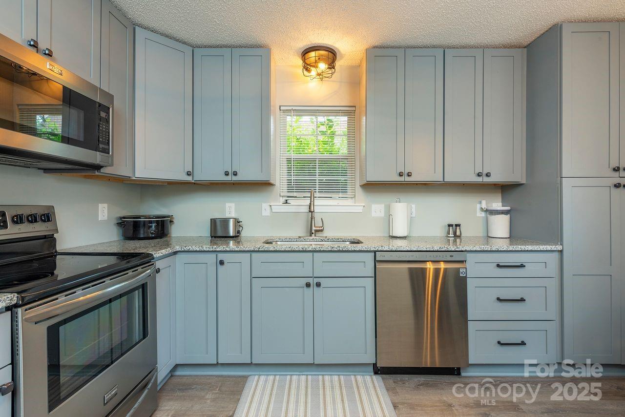 1303 Hyde Park Drive Asheville NC 28806