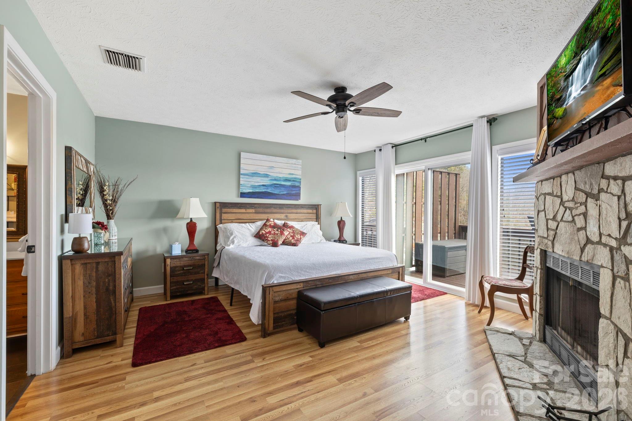 78 Upper Tanglewood Road Lake Toxaway NC 28747
