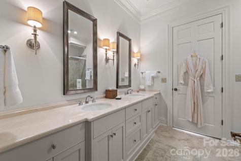 168 Cherokee Road Charlotte NC 28207