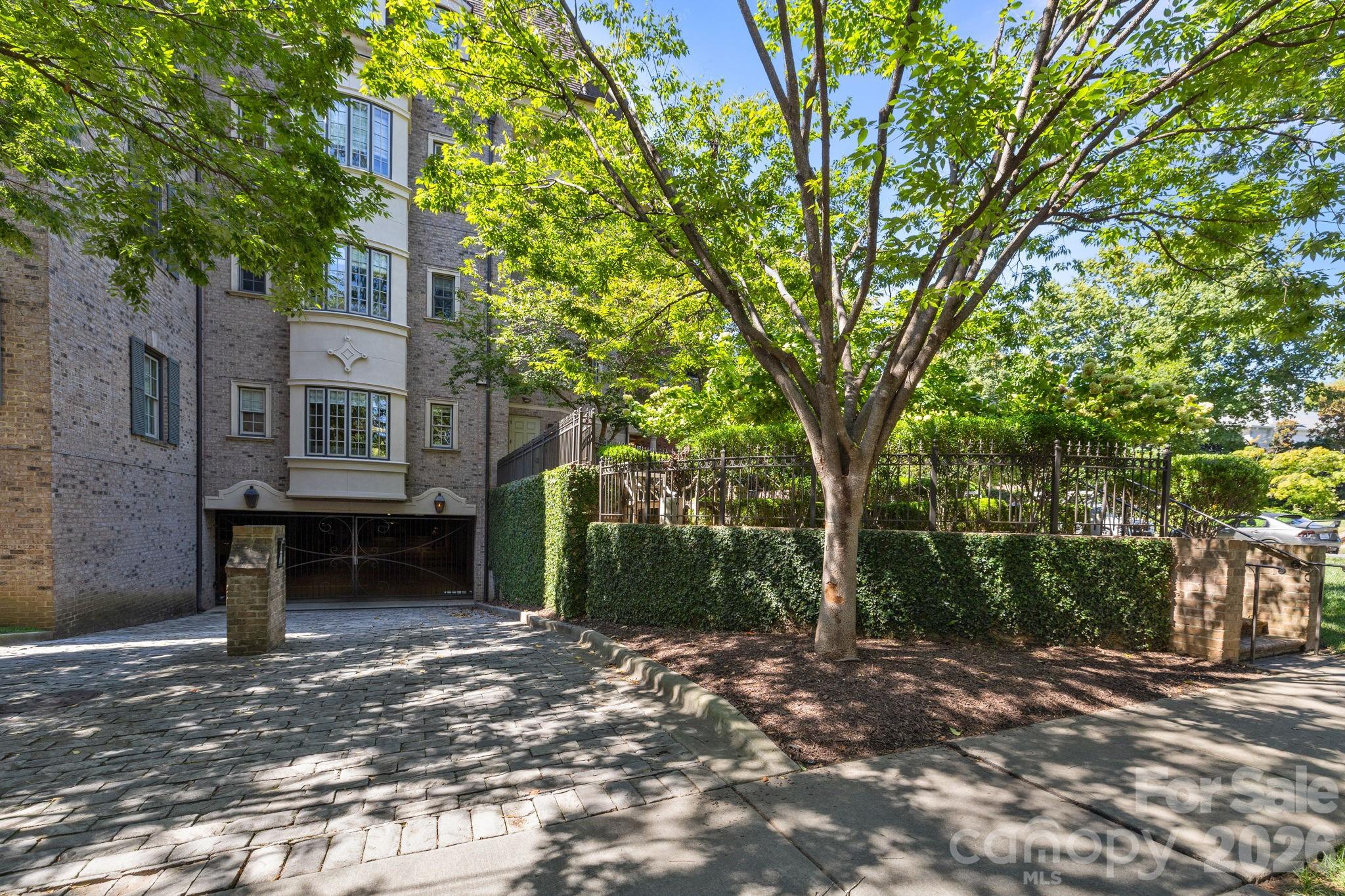 168 Cherokee Road Charlotte NC 28207