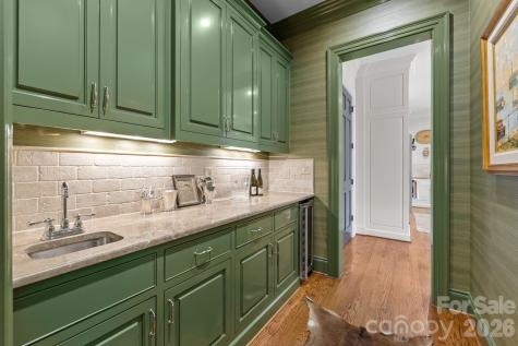 168 Cherokee Road Charlotte NC 28207