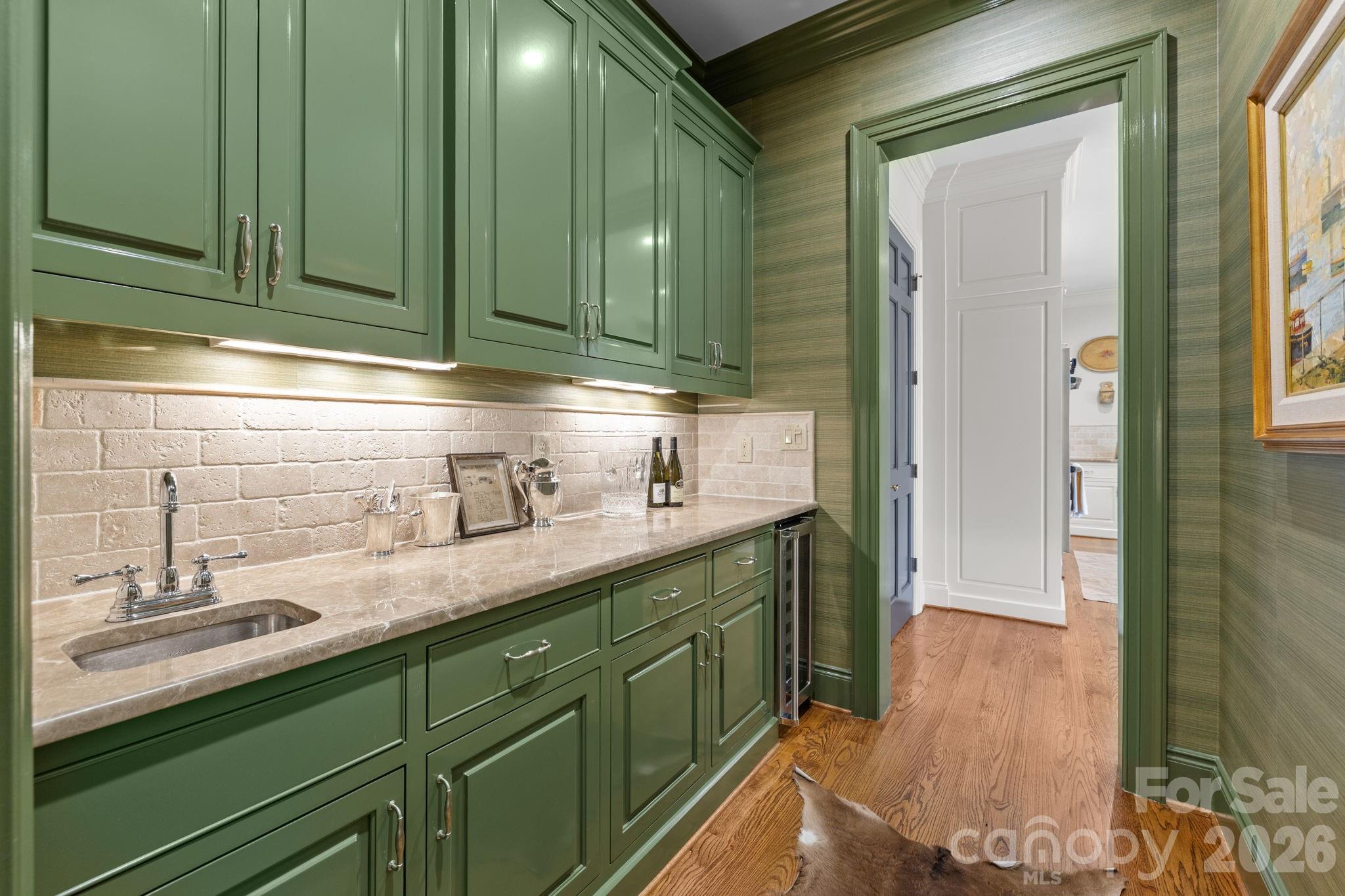 168 Cherokee Road Charlotte NC 28207