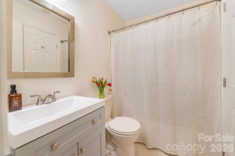 1801 Abbey Circle Asheville NC 28805