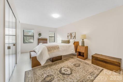 1801 Abbey Circle Asheville NC 28805