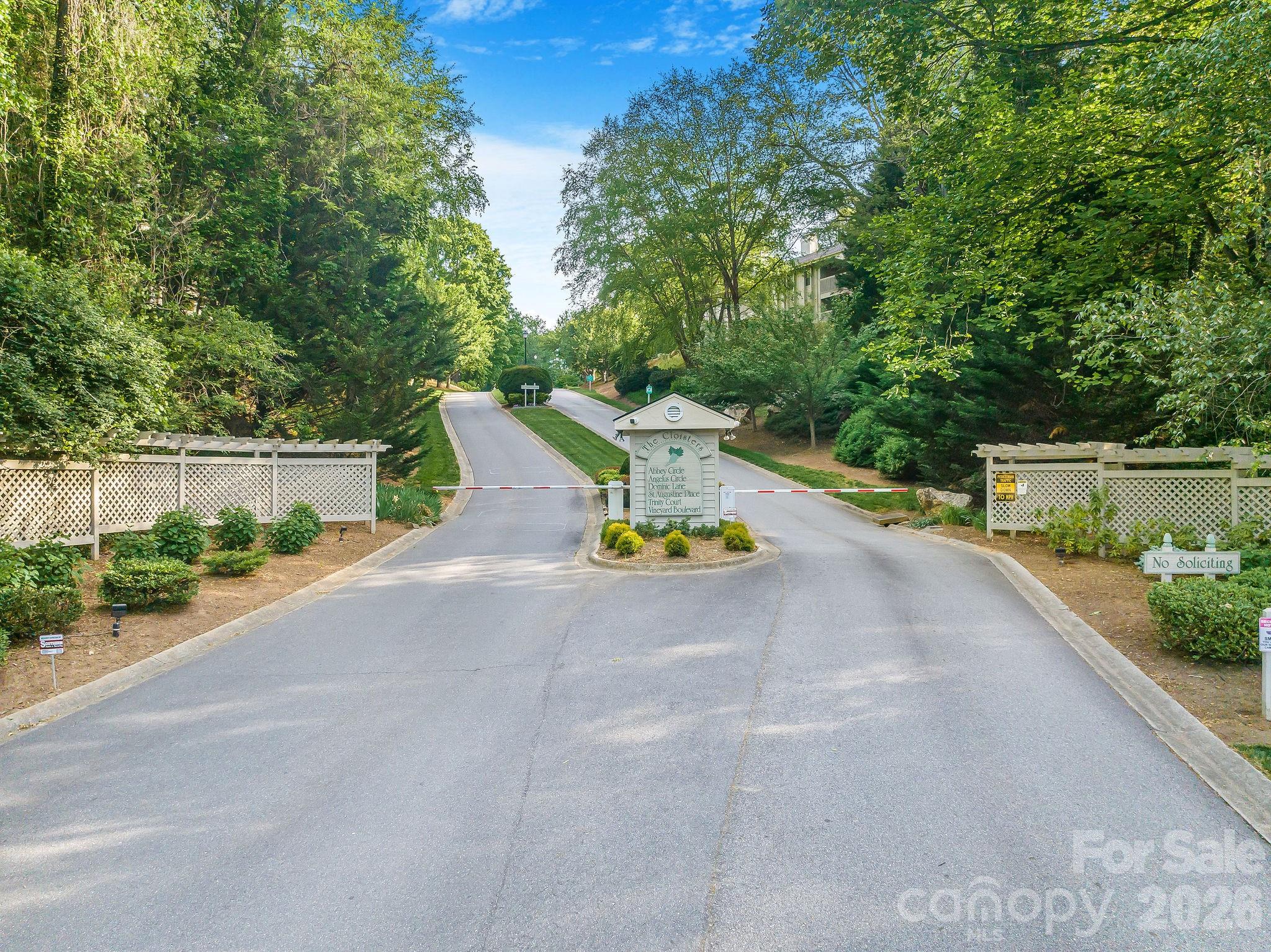 1801 Abbey Circle Asheville NC 28805