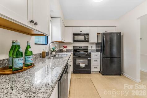 1801 Abbey Circle Asheville NC 28805