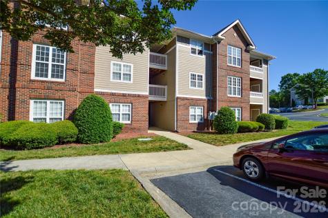 9810 Campus Walk Lane Charlotte NC 28262