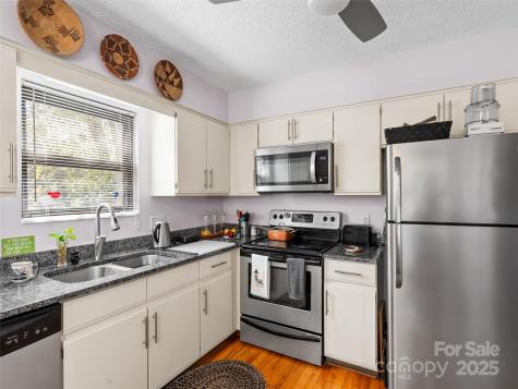 3901 Trinity Court Asheville NC 28805