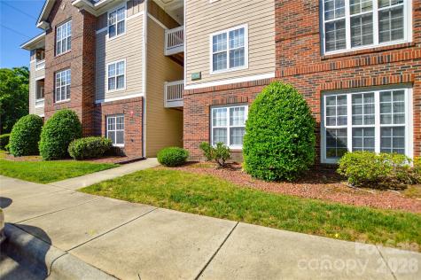 9709 Campus Walk Lane Charlotte NC 28262