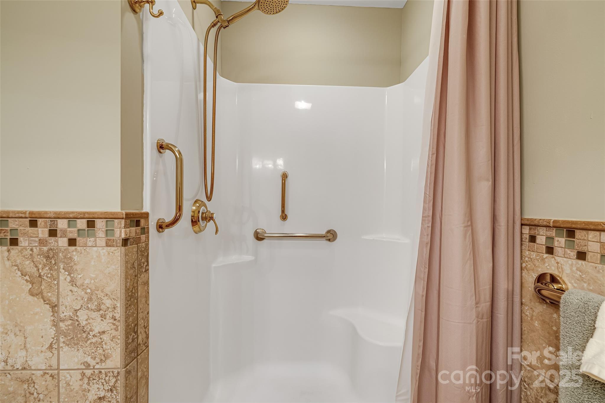 77 Chestnut Street Tryon NC 28782