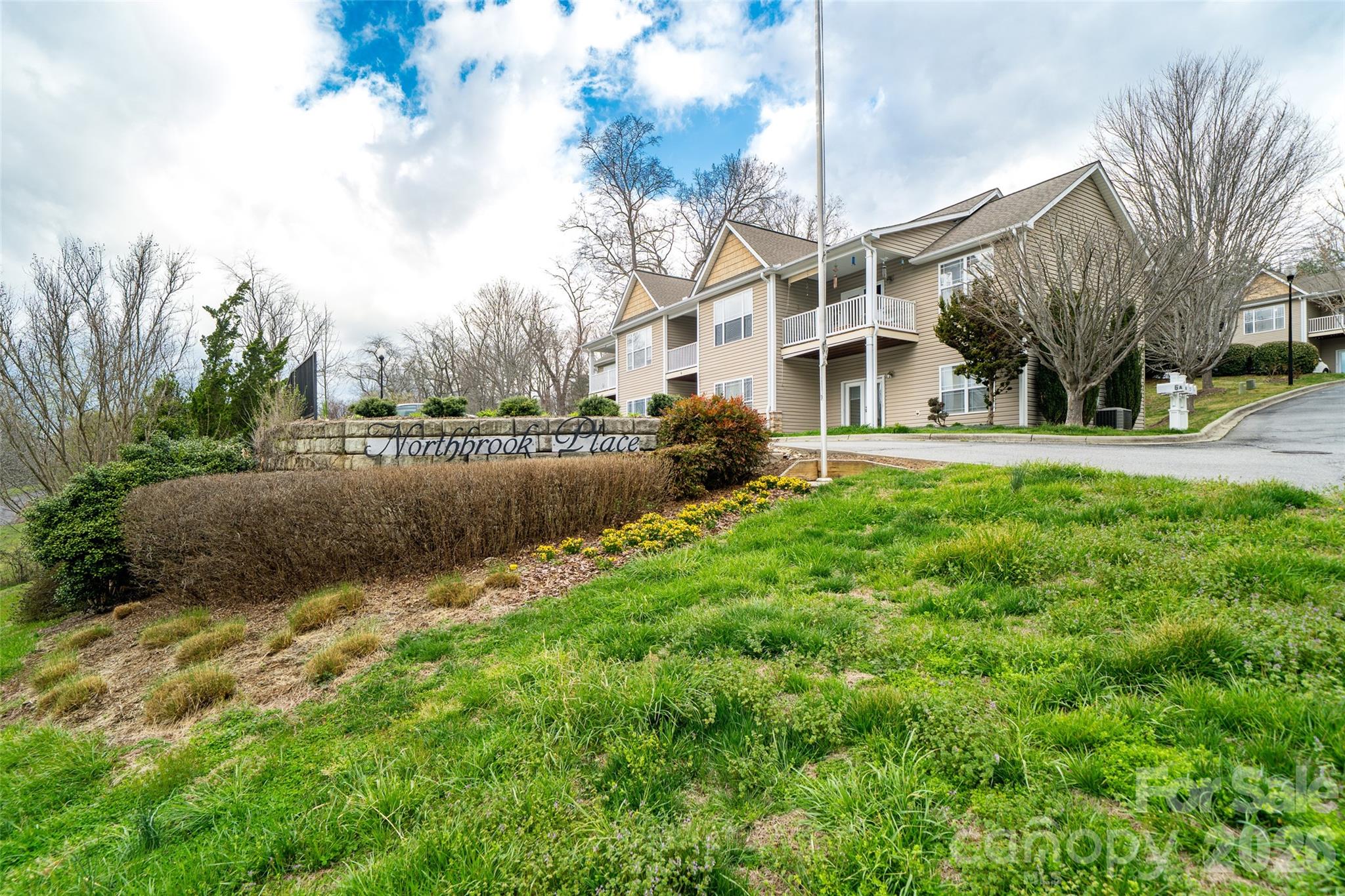 10 Northbrook Place Asheville NC 28804