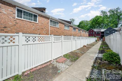 1218 Green Oaks Lane Charlotte NC 28205