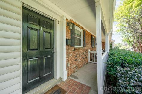 1218 Green Oaks Lane Charlotte NC 28205