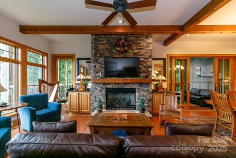 47 Creekside Way Burnsville NC 28714