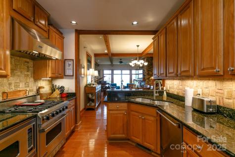 47 Creekside Way Burnsville NC 28714