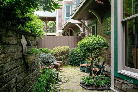 47 Creekside Way Burnsville NC 28714