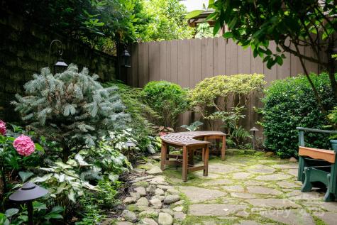 47 Creekside Way Burnsville NC 28714