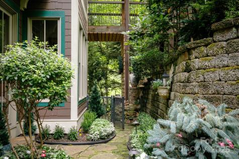 47 Creekside Way Burnsville NC 28714