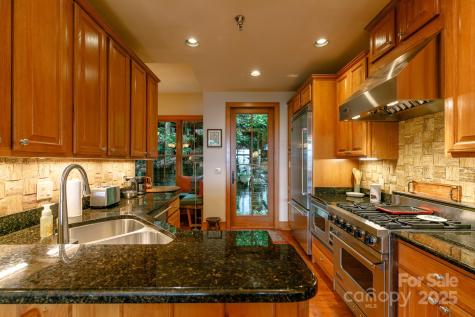 47 Creekside Way Burnsville NC 28714