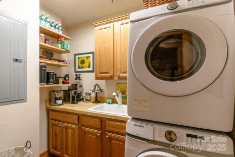 47 Creekside Way Burnsville NC 28714