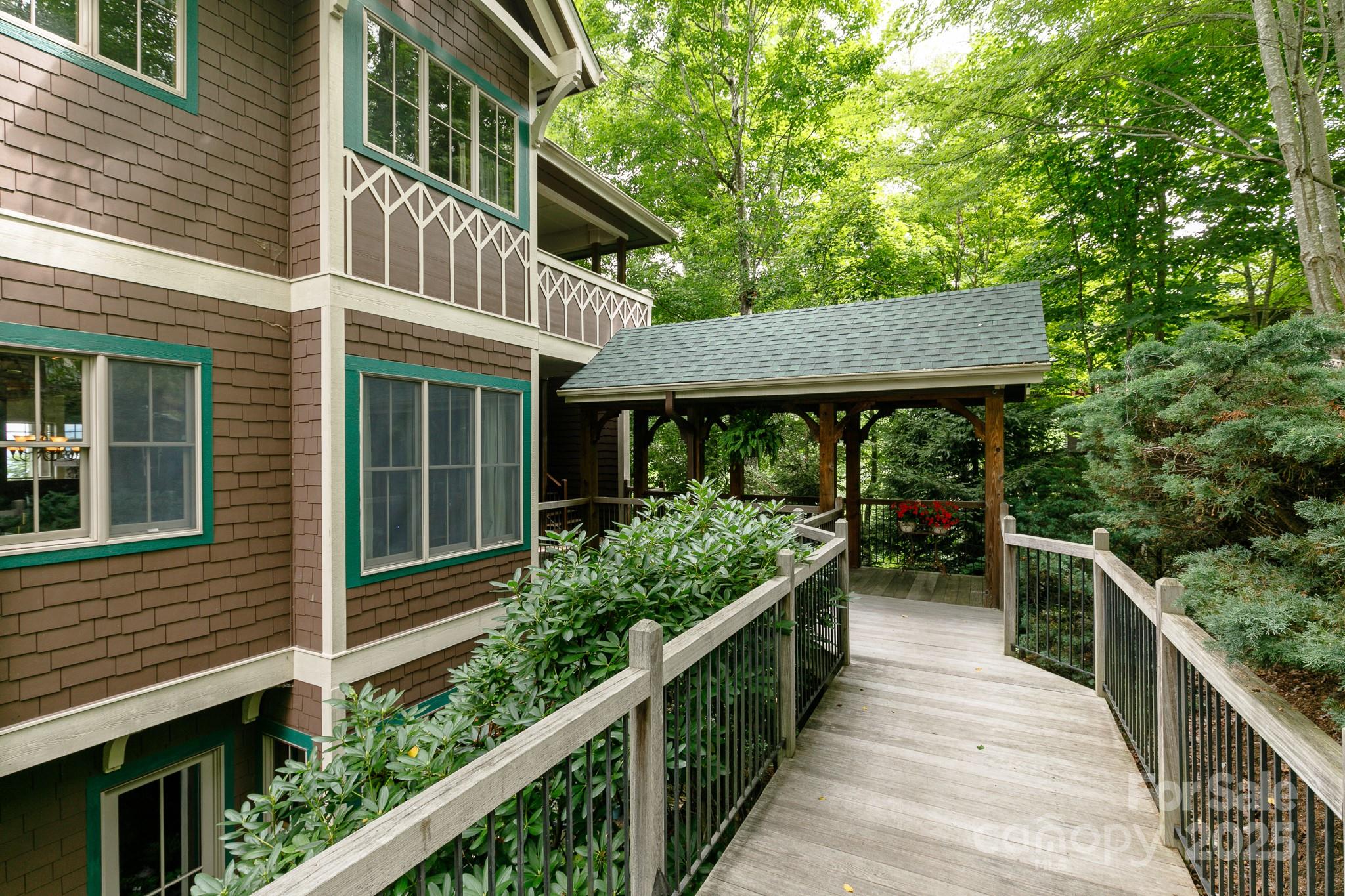 47 Creekside Way Burnsville NC 28714