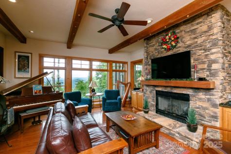 47 Creekside Way Burnsville NC 28714