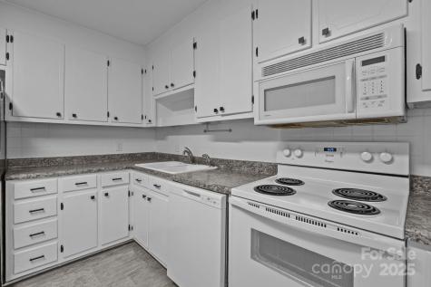 1300 Larchmont Place Salisbury NC 28147